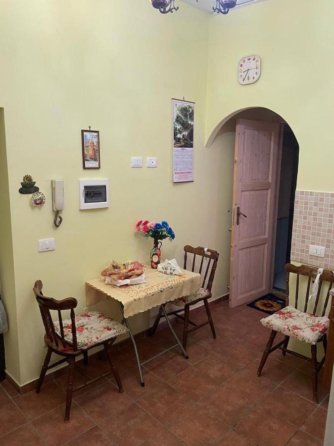 Appartamentino Di Corso Umberto Ronciglione  Exteriör bild